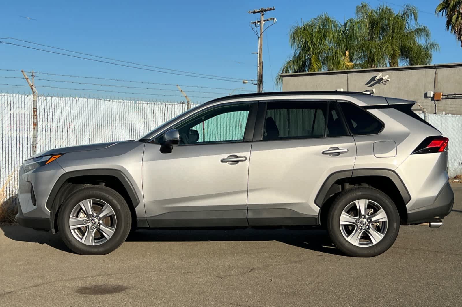 Used 2022 Toyota RAV4 XLE w/ Convenience Package AWD/4WD image 2