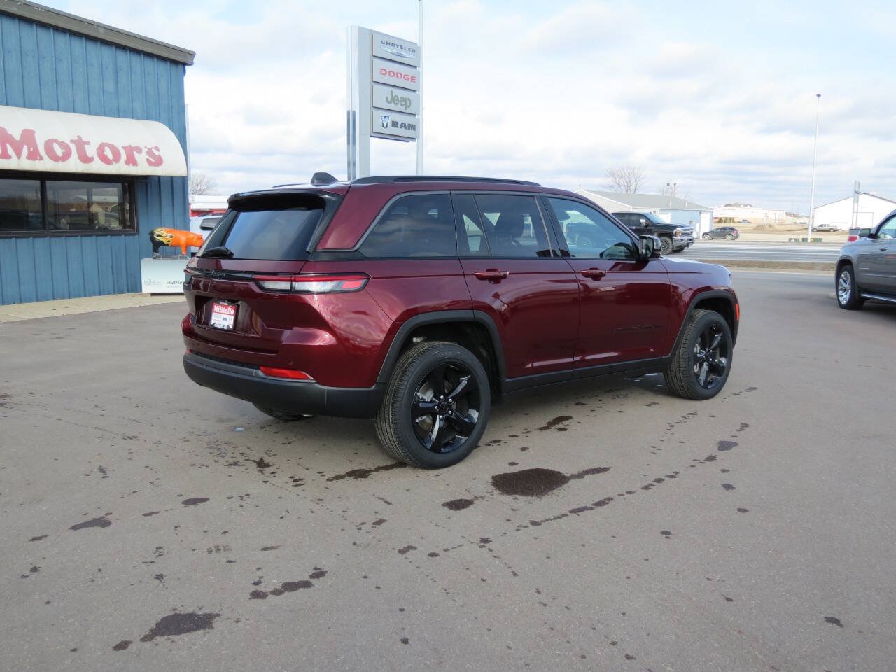 New 2026 Jeep Grand Cherokee Limited w/ Limited Altitude Package AWD/4WD image 6