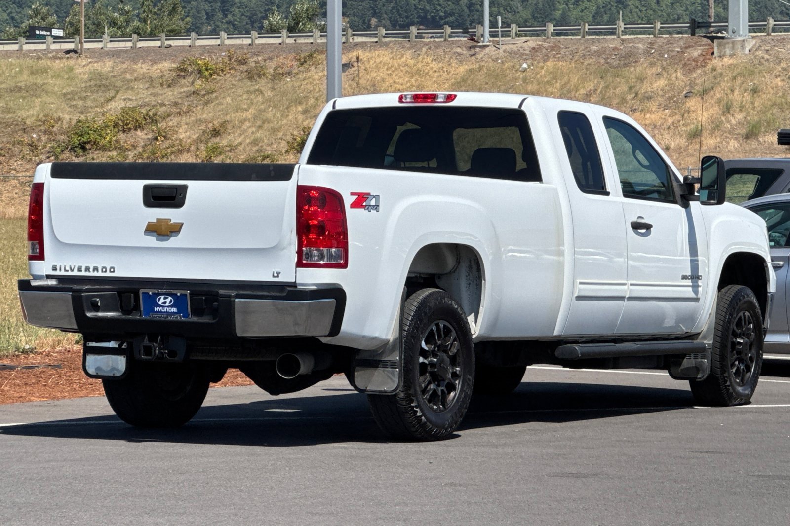 Used 2013 GMC Sierra 3500 SLE image 3