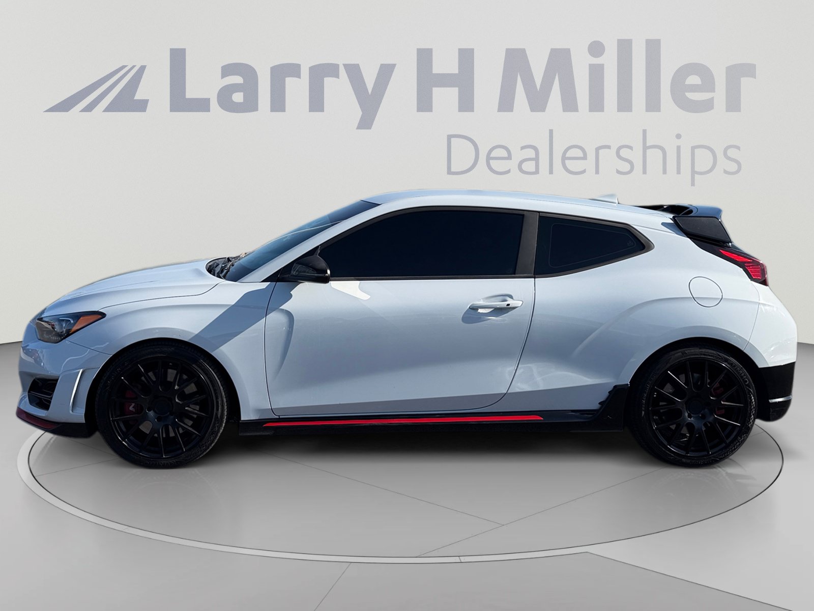 Used 2020 Hyundai Veloster N w/ Performance Package FWD image 2