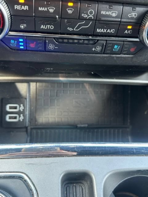 Used 2019 Ford Expedition Max XLT w/ Equipment Group 202A AWD/4WD image 13