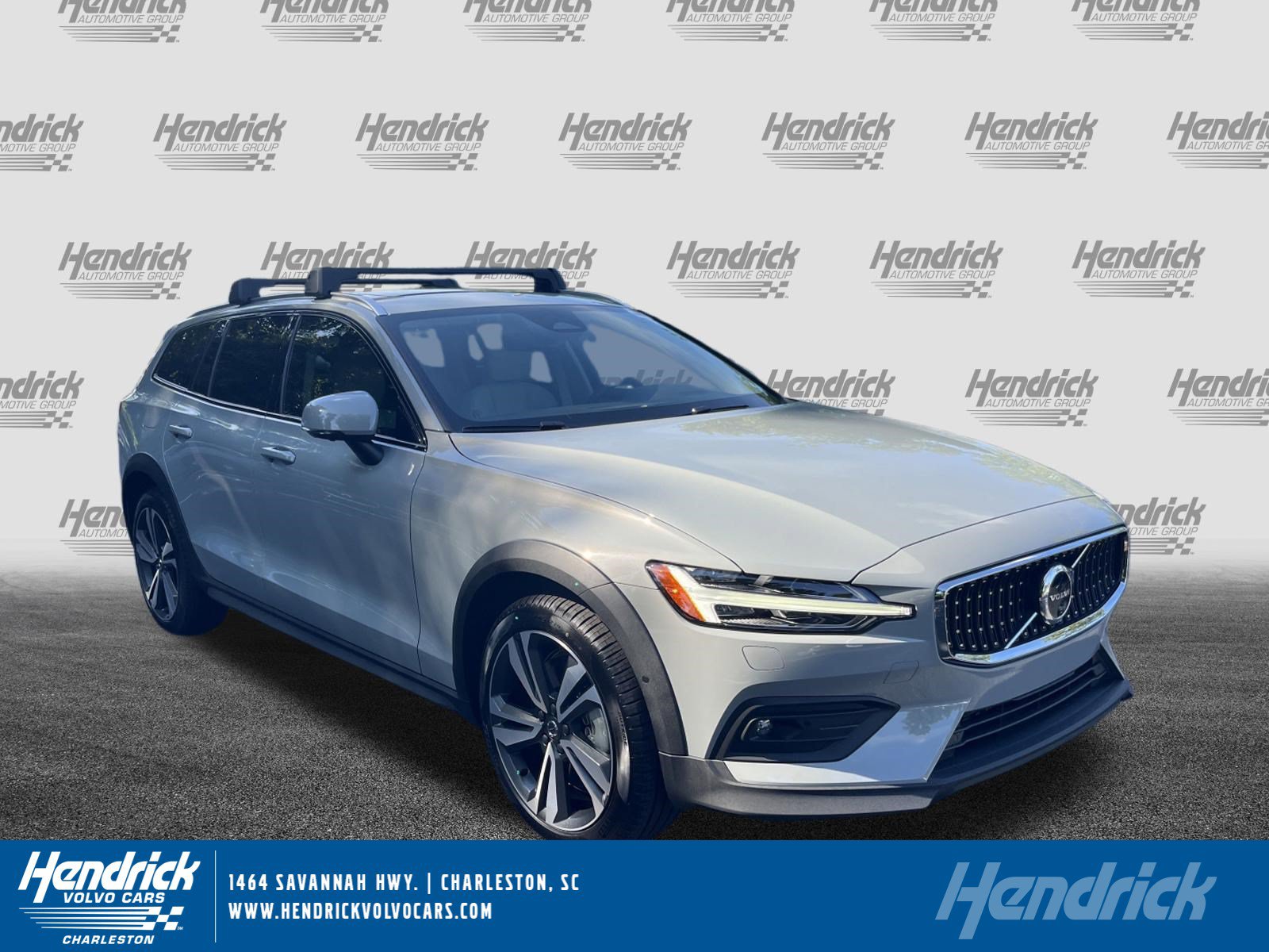 Certified 2026 Volvo V60 B5 Cross Country Plus w/ Protection Package Premier AWD/4WD image 1