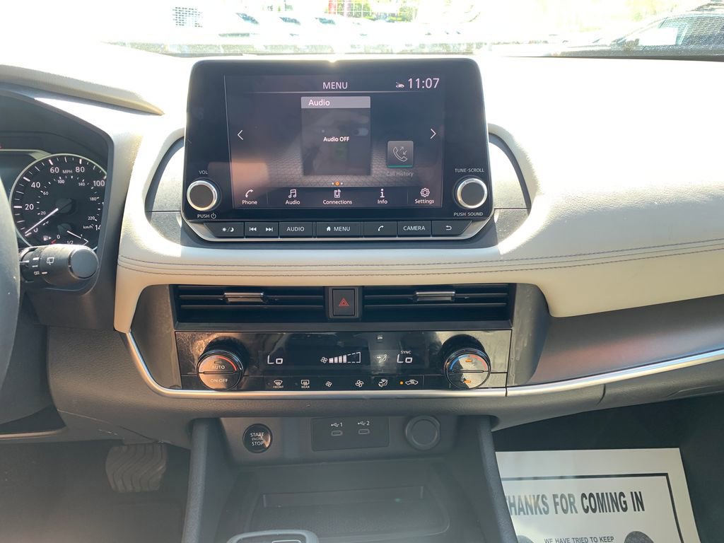 Used 2025 Nissan Rogue SV FWD image 14