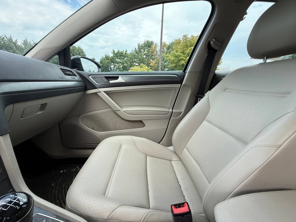 Used 2020 Volkswagen Golf 4-Door FWD image 10