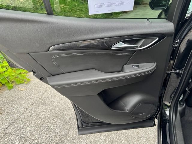 Used 2021 Buick Envision Essence w/ Sport Touring Package FWD image 11