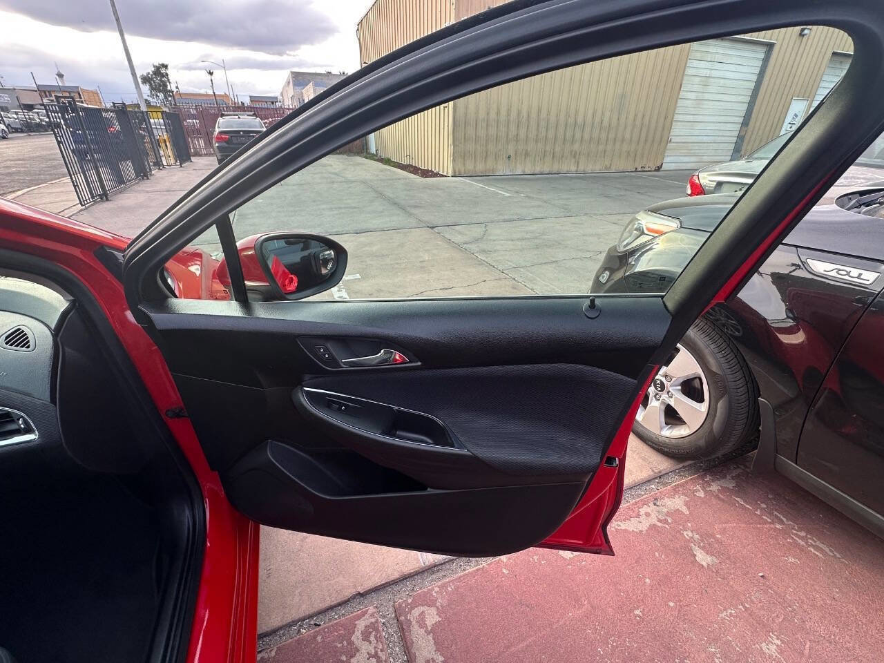 Used 2018 Chevrolet Cruze LT FWD image 10