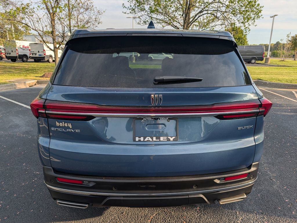Used 2025 Buick Enclave Preferred image 10
