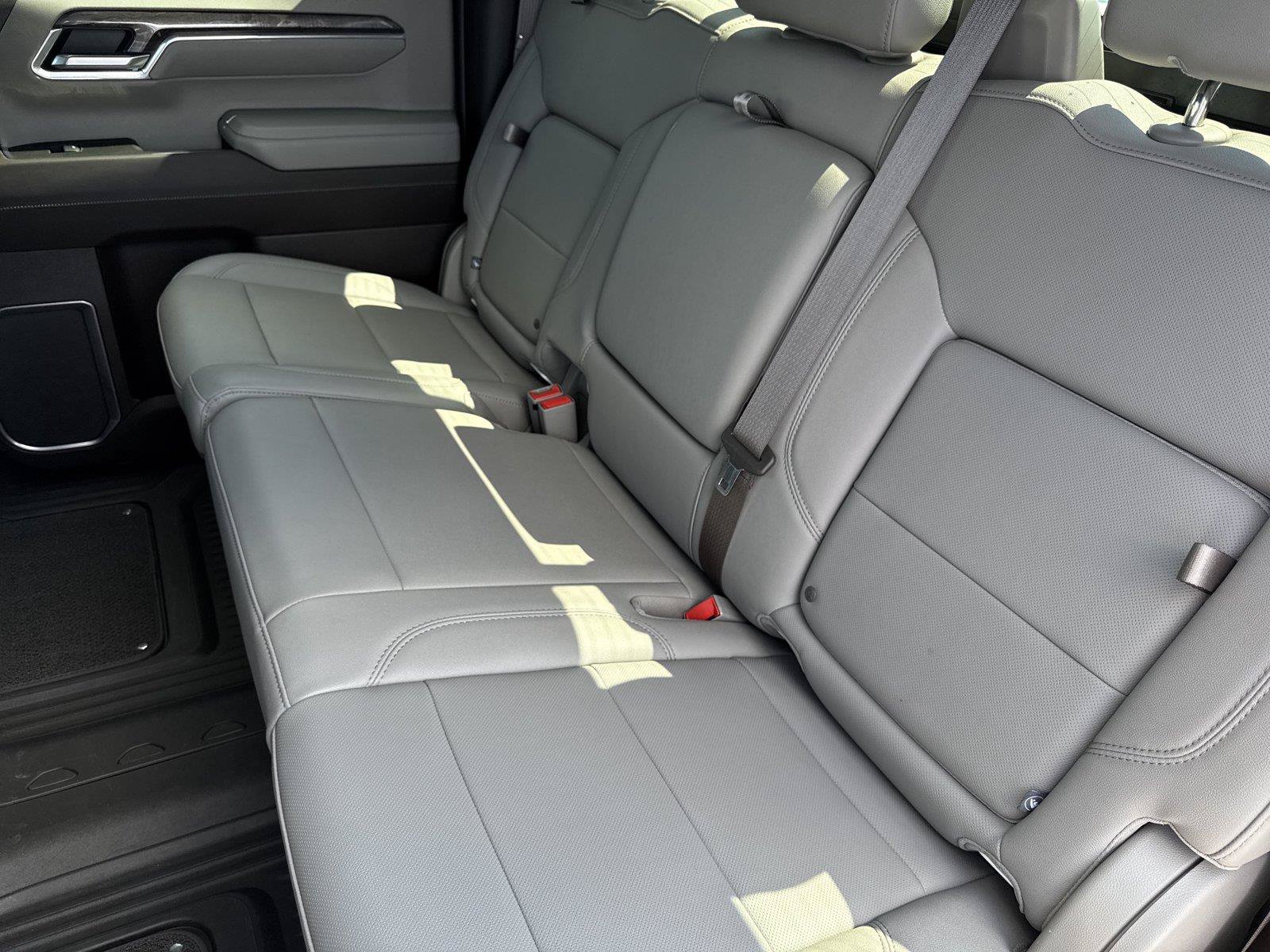 Used 2023 Chevrolet Silverado 1500 LTZ w/ Technology Package AWD/4WD image 30