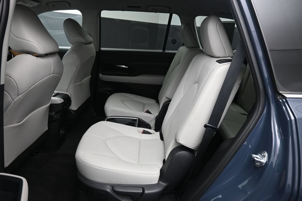 Certified 2024 Toyota Grand Highlander AWD image 21