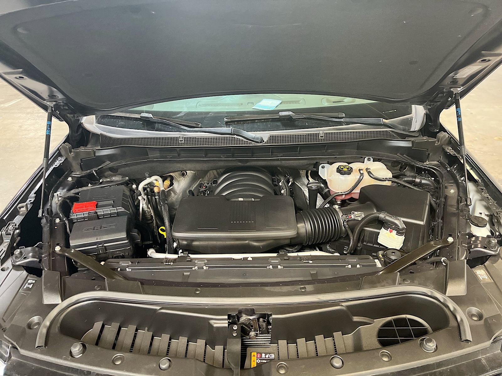 Used 2023 Chevrolet Suburban Z71 w/ Luxury Package image 33