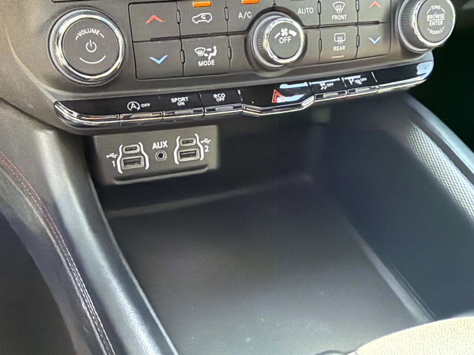 Used 2023 Dodge Durango GT image 27