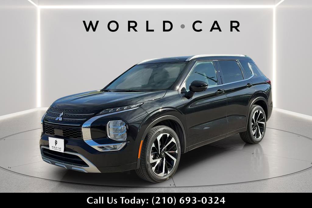 Used 2023 Mitsubishi Outlander SEL image 2