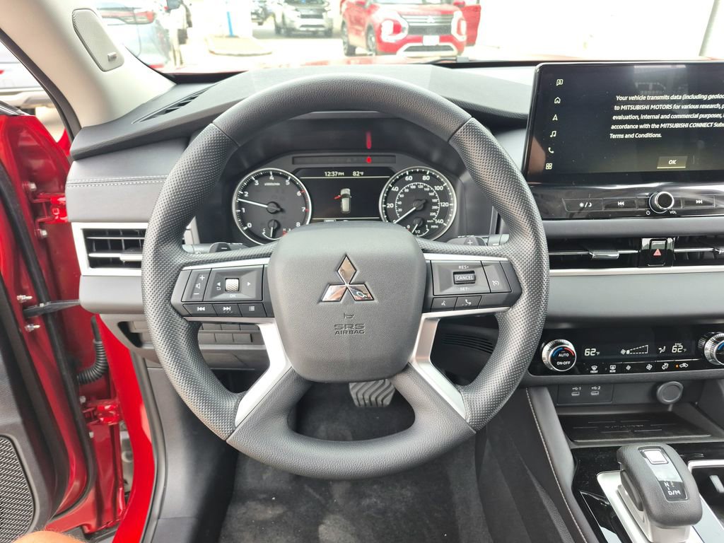 New 2026 Mitsubishi Outlander ES image 13