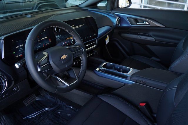 New 2025 Chevrolet Equinox EV LT image 2