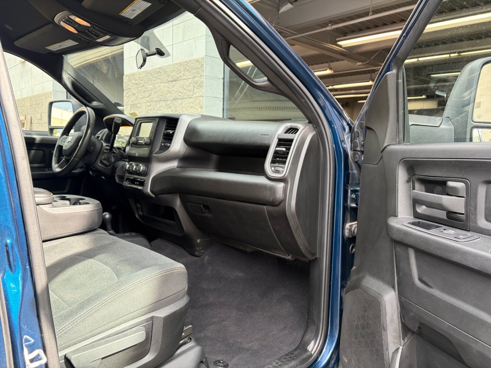 Used 2024 RAM 2500 Tradesman w/ Chrome Appearance Group AWD/4WD image 16