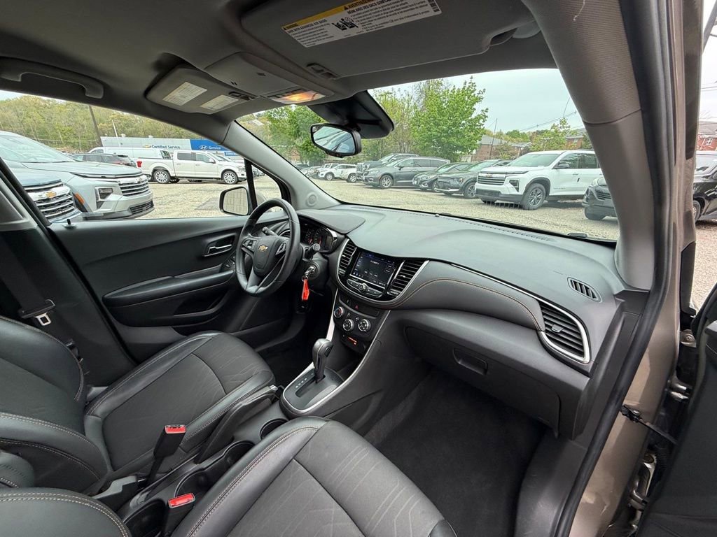 Used 2022 Chevrolet Trax LT AWD/4WD image 16