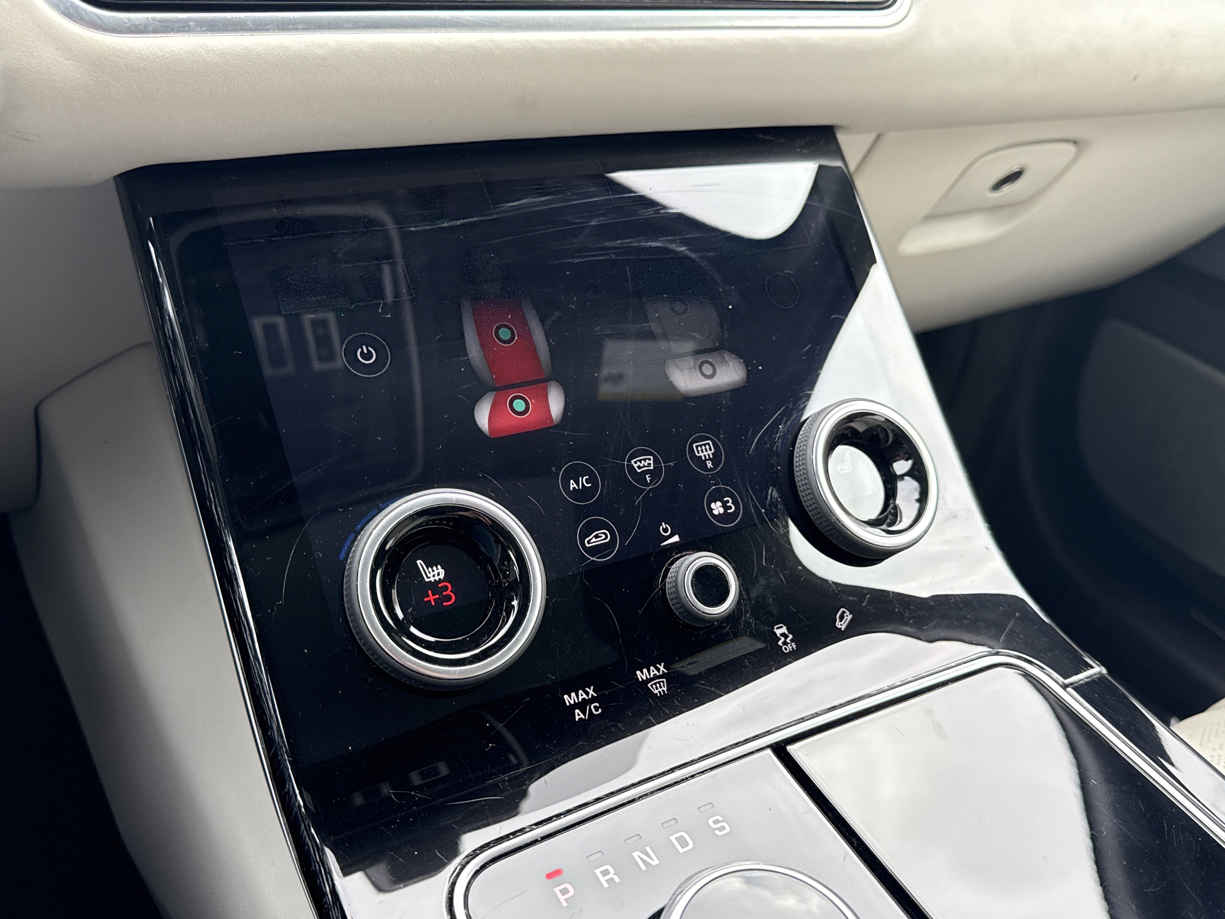 Used 2018 Land Rover Range Rover Velar R-Dynamic SE image 8