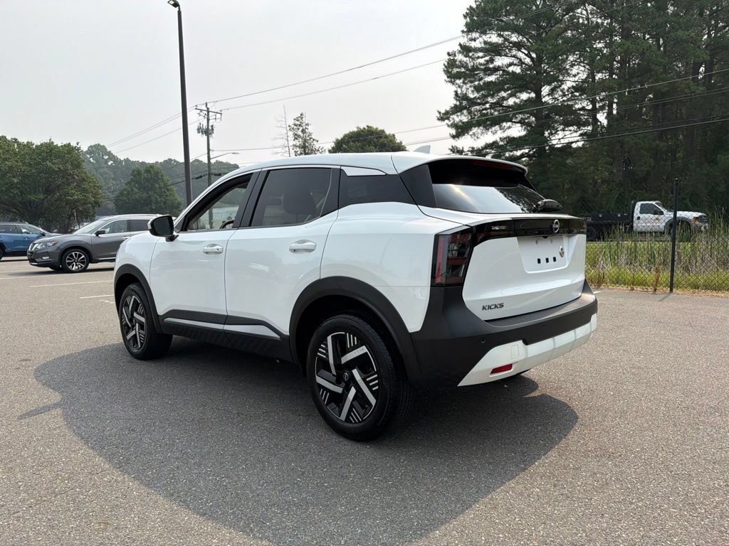Certified 2025 Nissan Kicks SV FWD image 7
