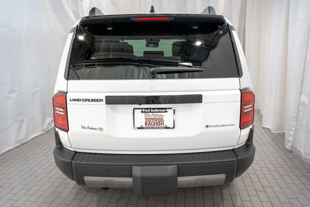Used 2024 Toyota Land Cruiser image 4