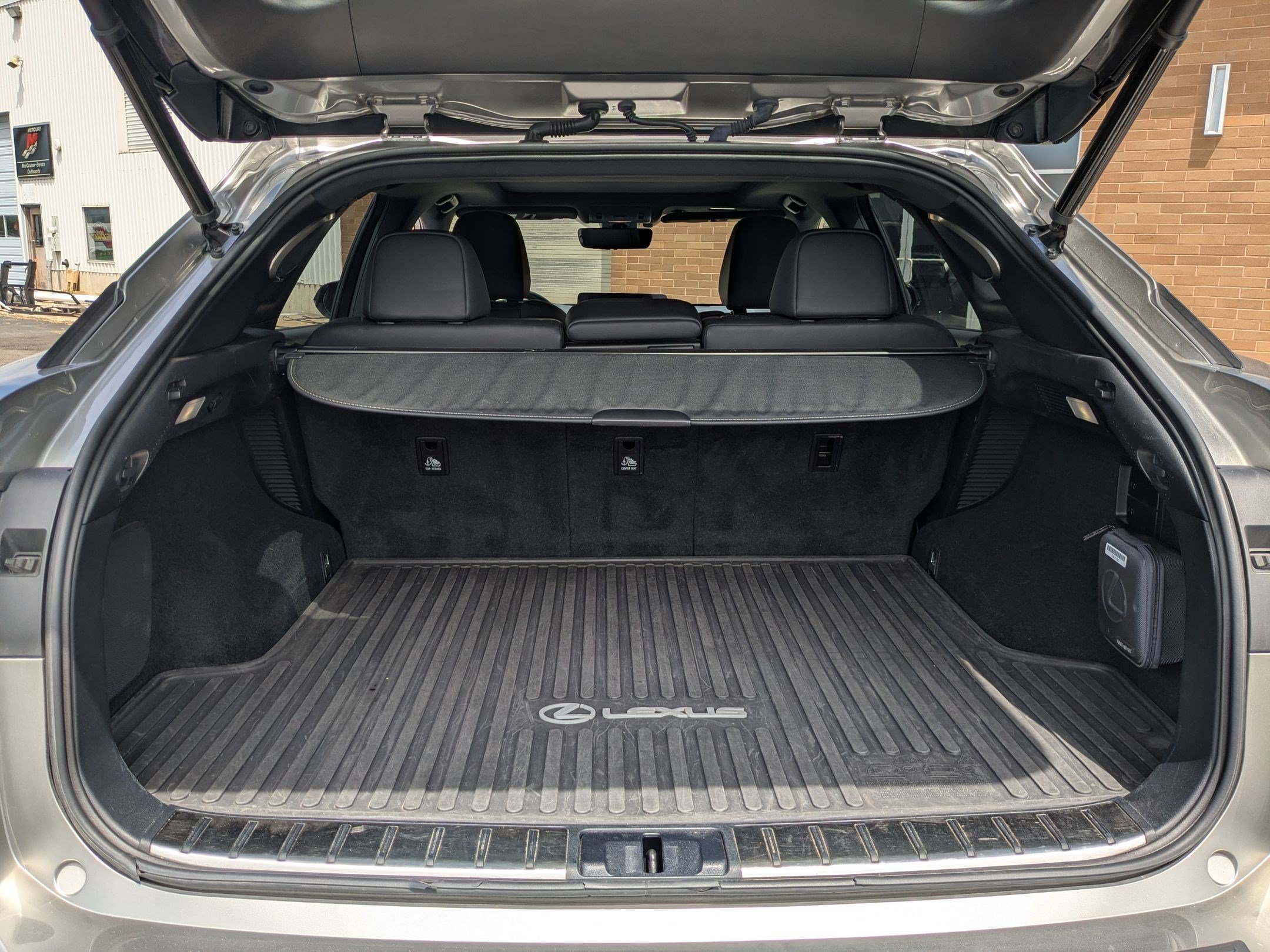 Used 2022 Lexus RX 450h F Sport w/ Cold Area Package (CT) AWD/4WD image 36