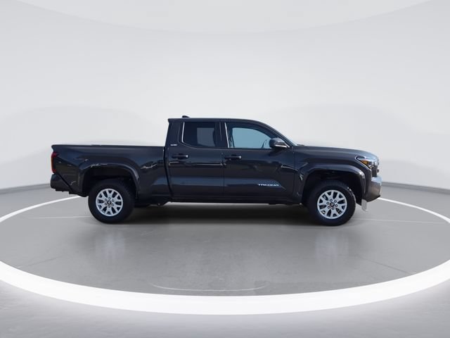 Used 2024 Toyota Tacoma SR5 AWD/4WD image 9