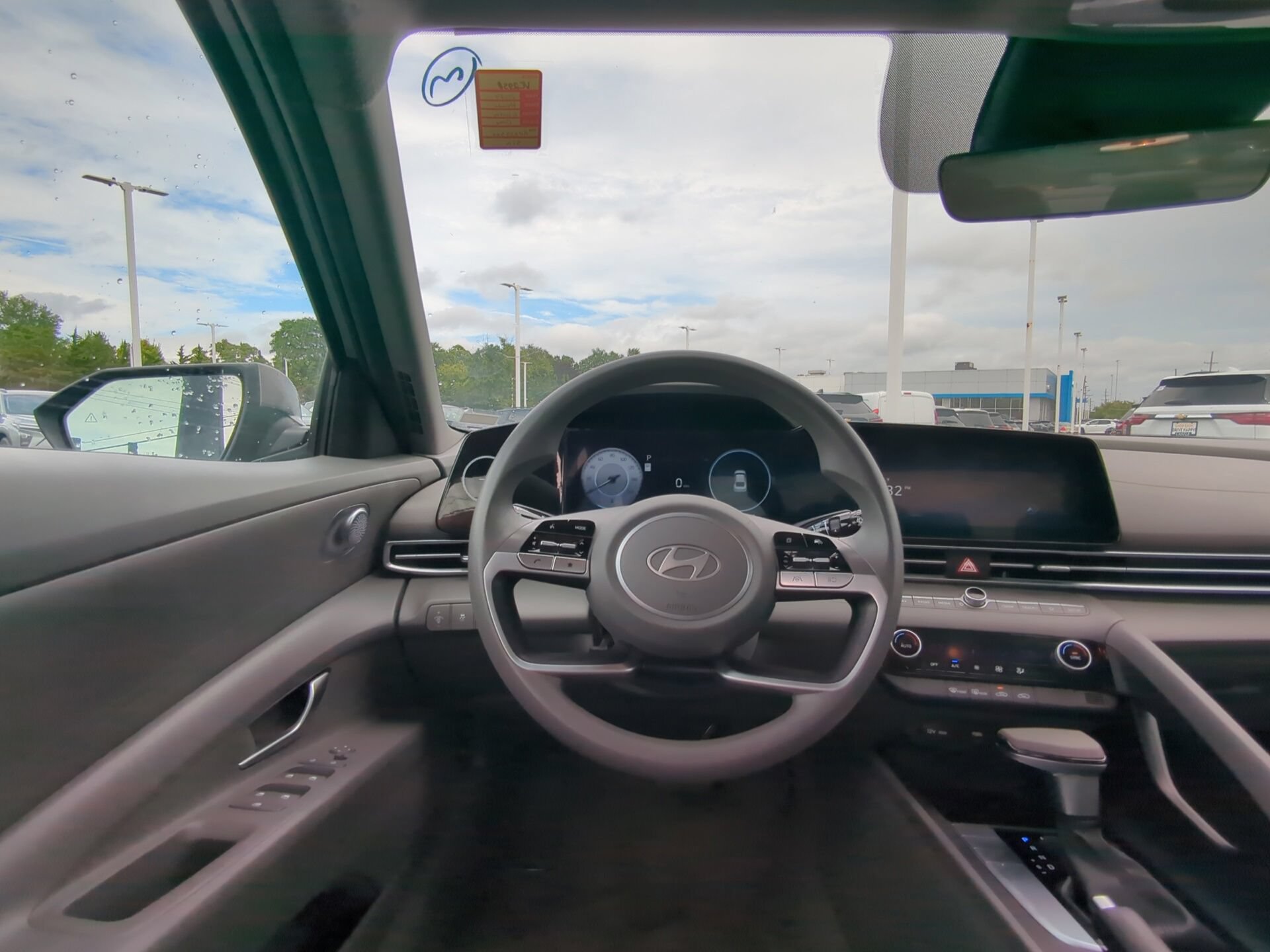Used 2024 Hyundai Elantra SEL FWD image 14