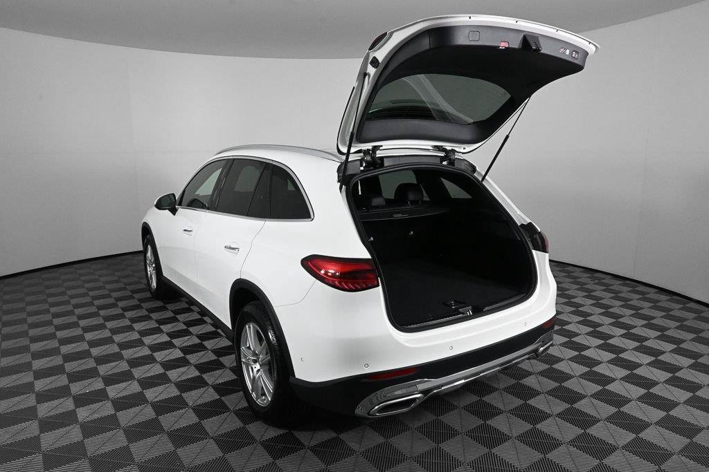 Used 2025 Mercedes-Benz GLC 300 4MATIC image 31