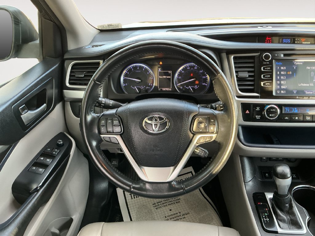 Used 2018 Toyota Highlander XLE AWD/4WD image 19