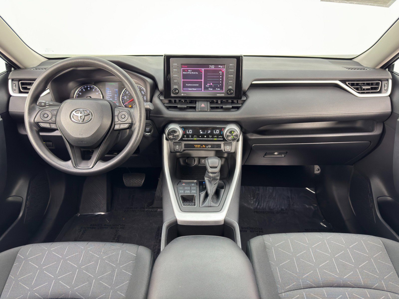 Used 2022 Toyota RAV4 XLE image 11