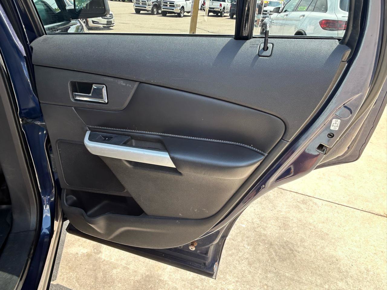 Used 2011 Ford Edge SE FWD image 15