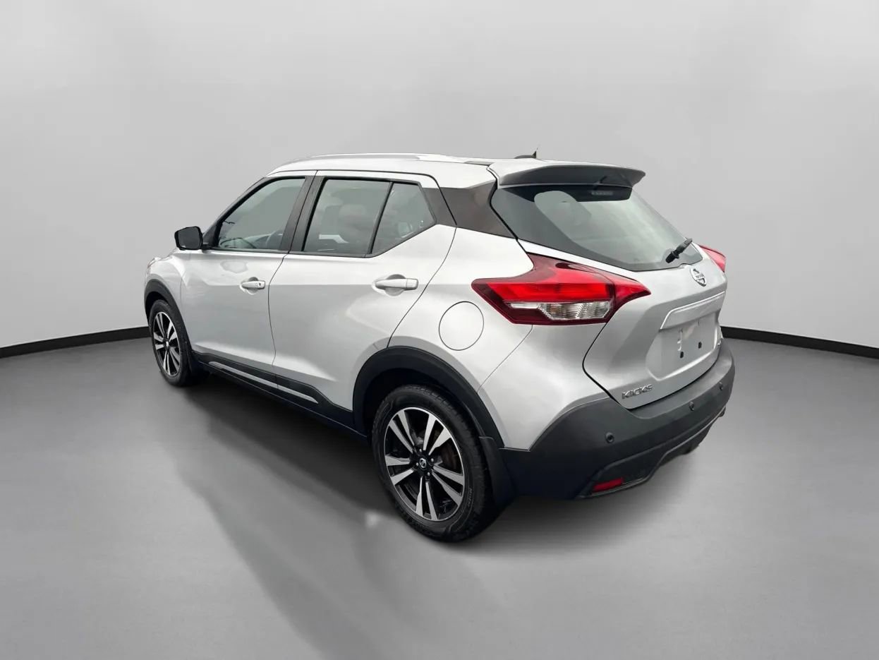 Used 2020 Nissan Kicks SR image 9