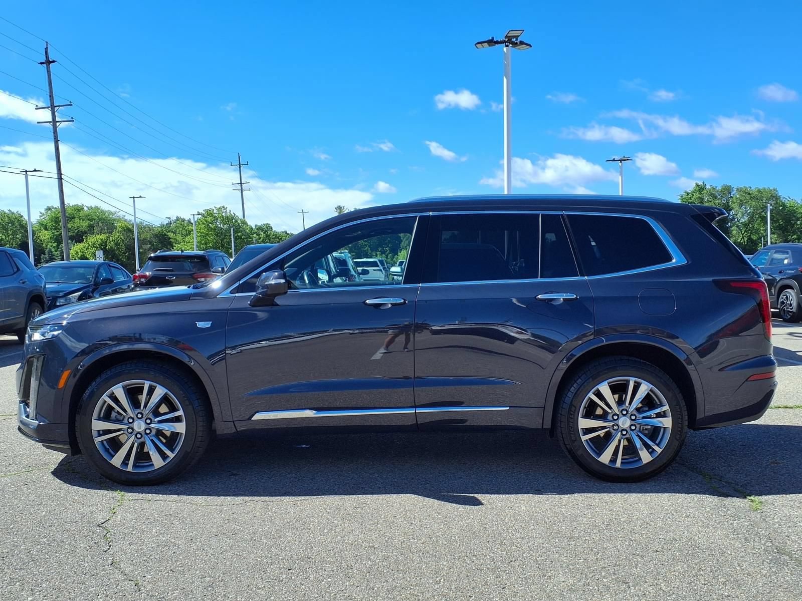 Used 2024 Cadillac XT6 Premium Luxury w/ LPO, Floor Liner Package AWD/4WD image 8