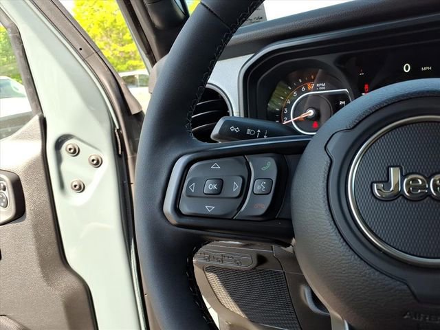 New 2026 Jeep Gladiator Sport AWD/4WD image 17