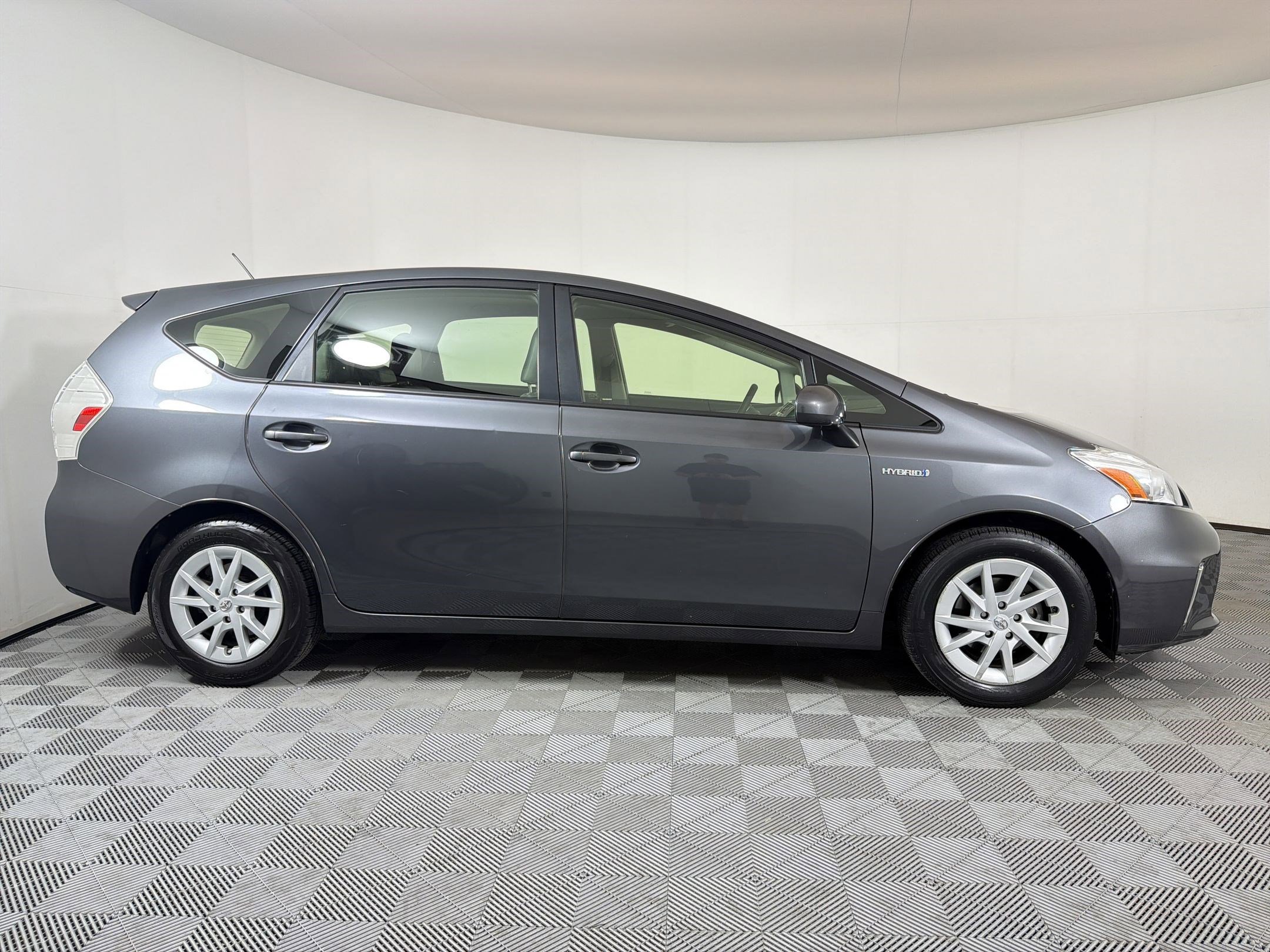 Used 2012 Toyota Prius V Three FWD image 8