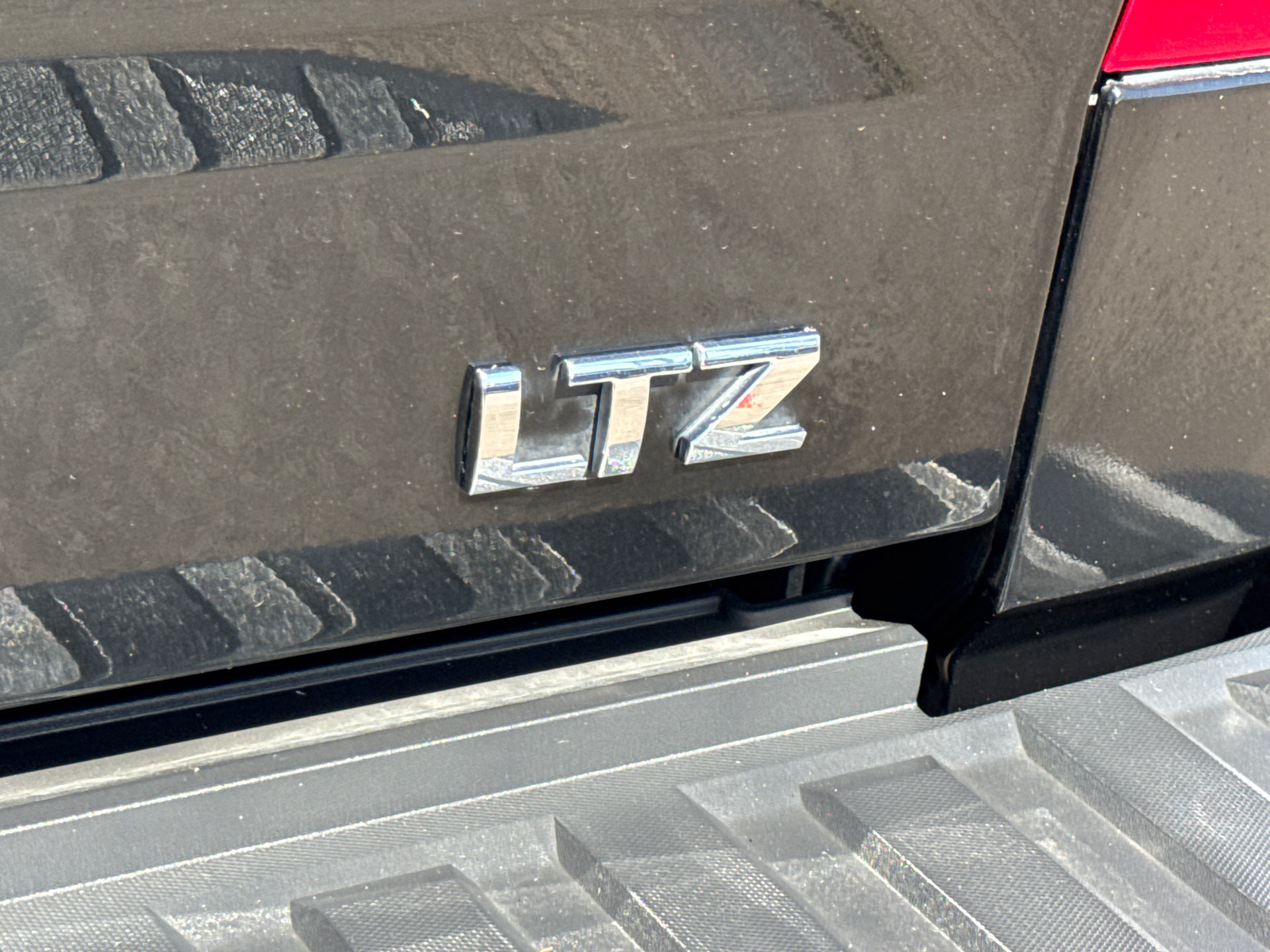 Certified 2018 Chevrolet Silverado 1500 LTZ Z71 w/ LTZ Plus Package AWD/4WD image 10