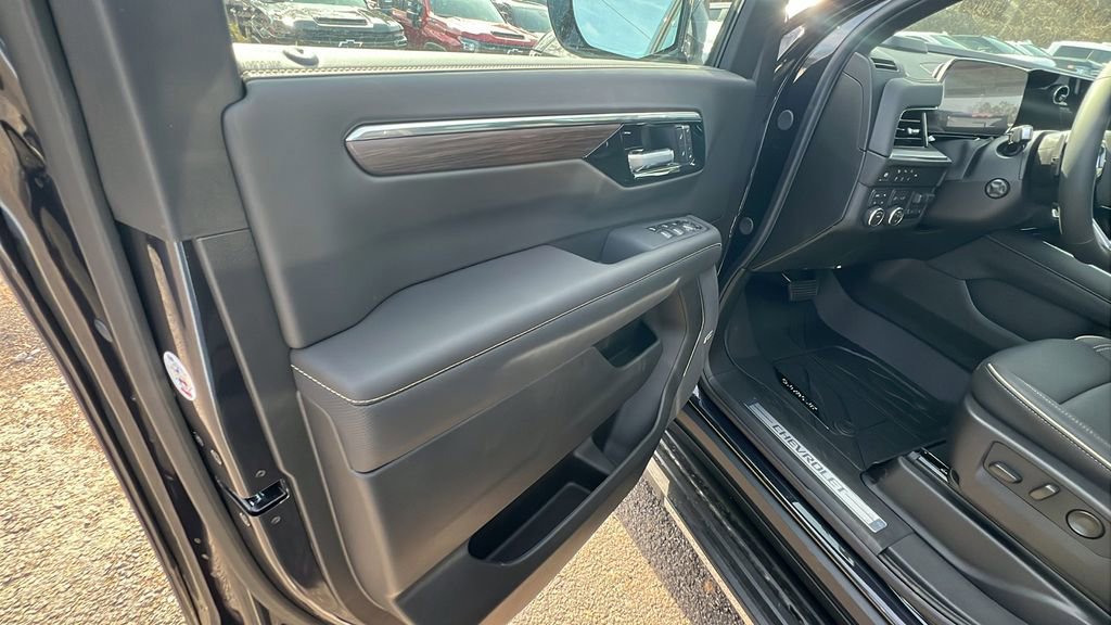 New 2026 Chevrolet Suburban Premier w/ Sun And Tow Package image 11