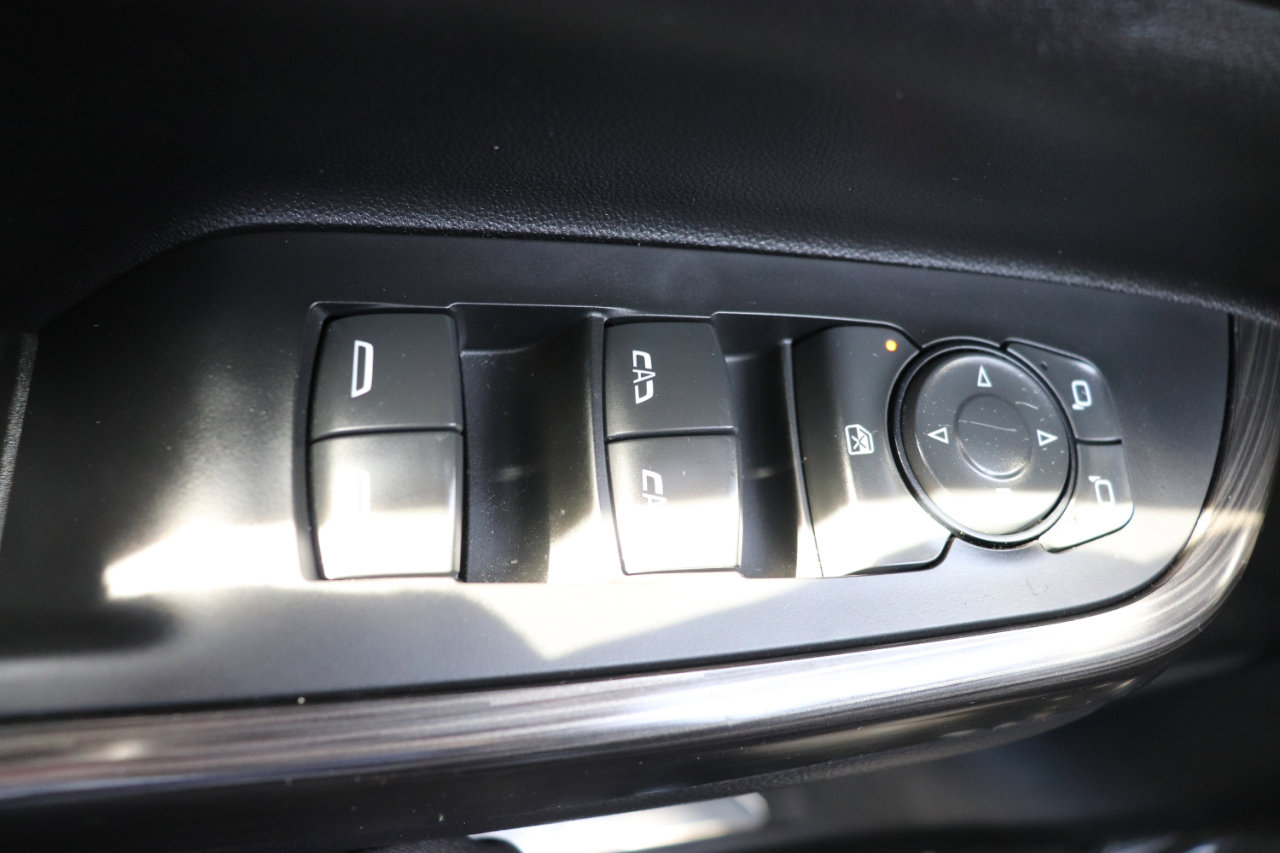 Used 2023 GMC Acadia SLT image 44