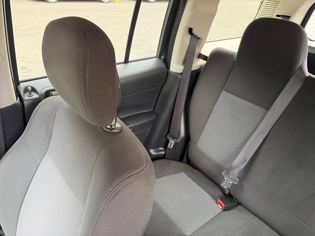 Used 2016 Jeep Patriot Sport FWD image 28