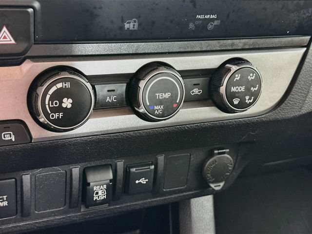 Used 2020 Toyota Tacoma SR5 AWD/4WD image 19
