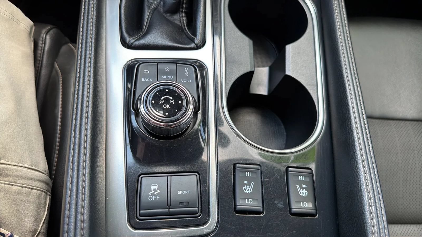 Used 2020 Nissan Maxima 3.5 SV w/ Floor Mat Group FWD image 18