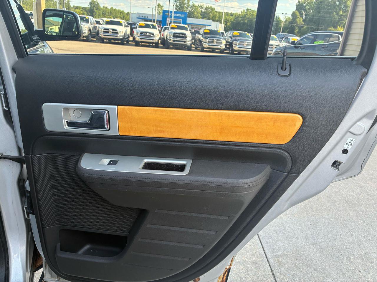 Used 2010 Lincoln MKX AWD image 15