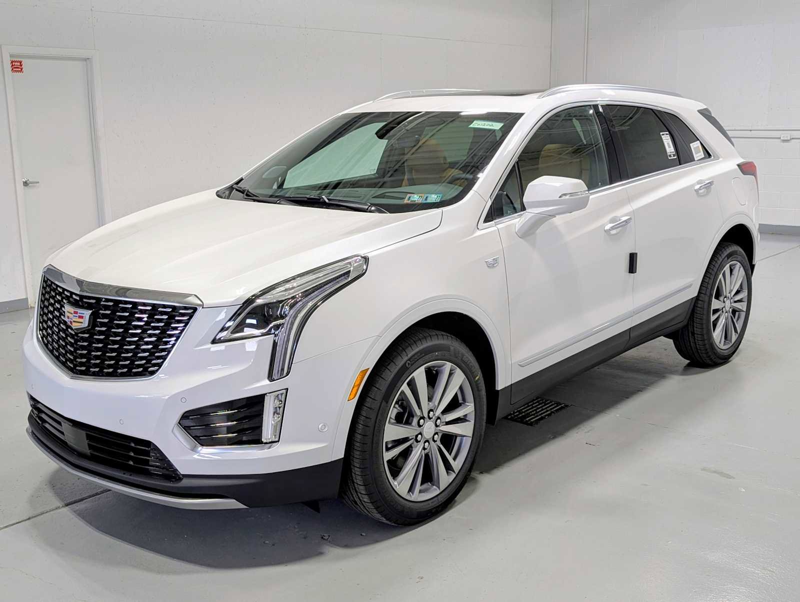 New 2026 Cadillac XT5 Premium Luxury w/ Driver Assist Package AWD/4WD image 1