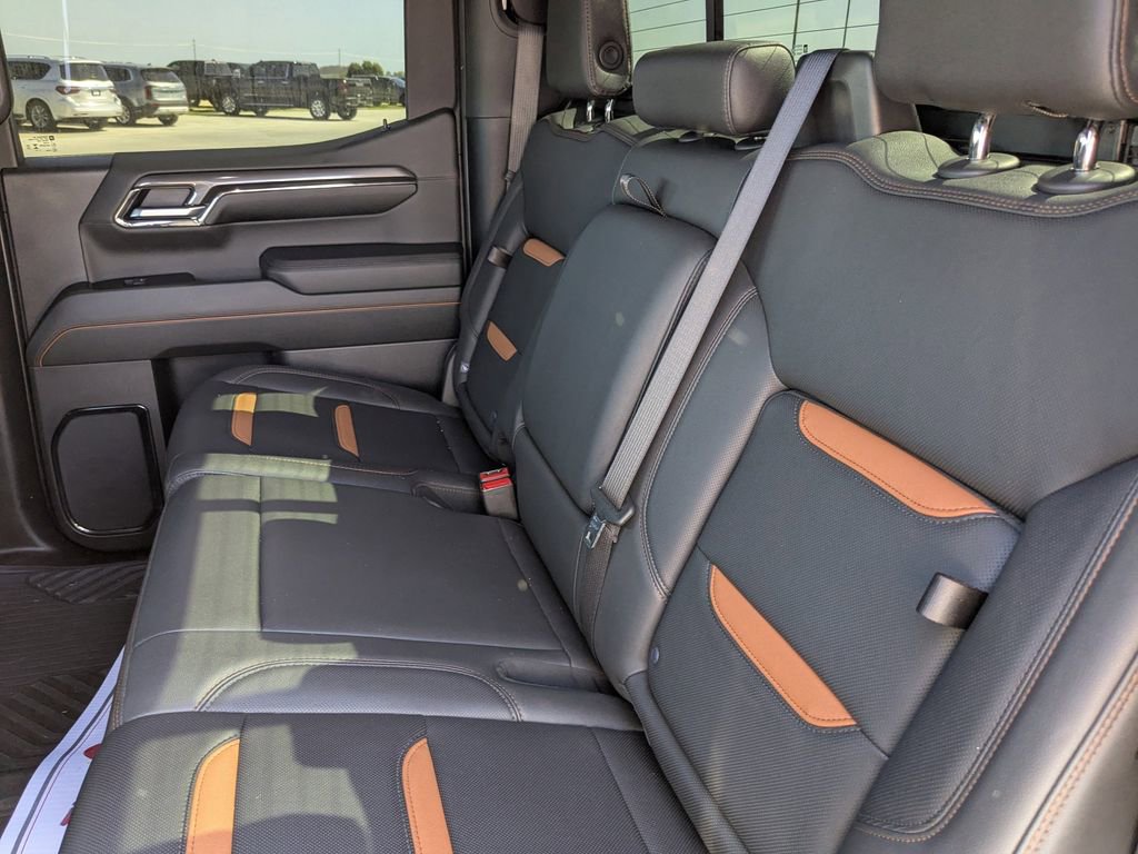 Used 2024 GMC Sierra 1500 AT4 w/ Technology Package AWD/4WD image 14