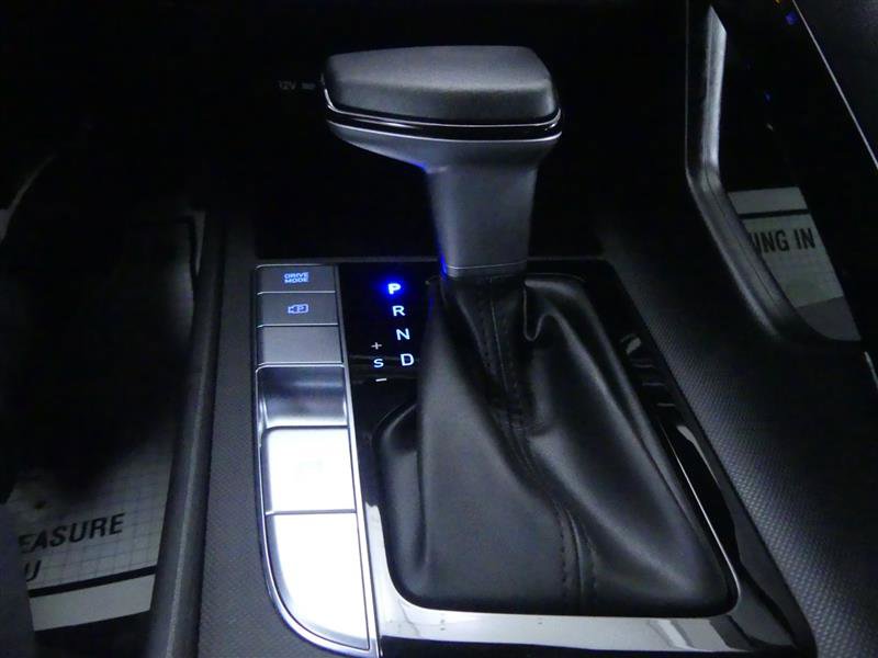 Used 2025 Hyundai Elantra SEL image 15