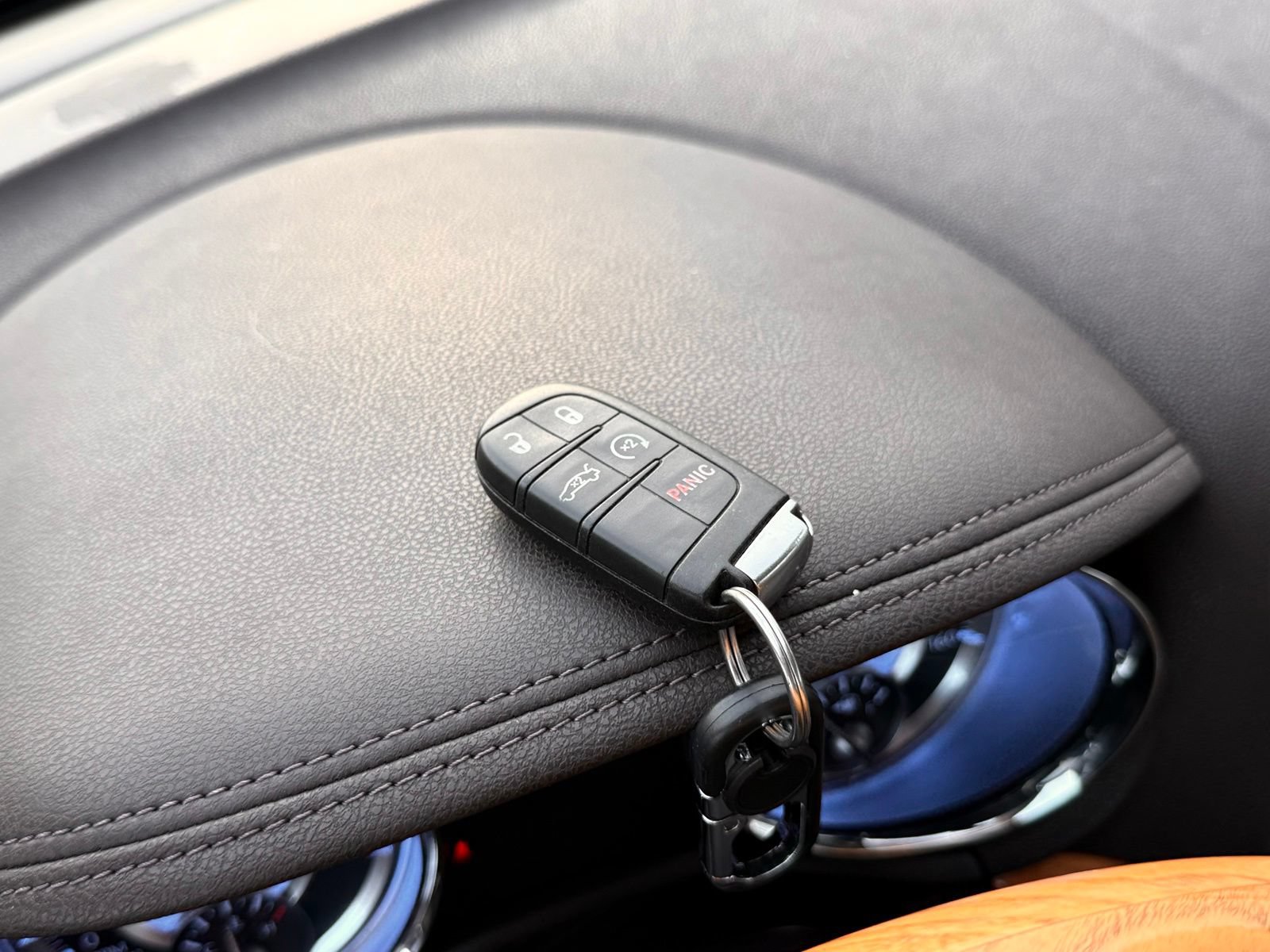 Used 2014 Chrysler 300 C RWD image 47