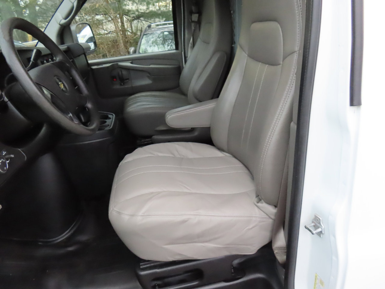 Used 2013 Chevrolet Express 1500 image 21