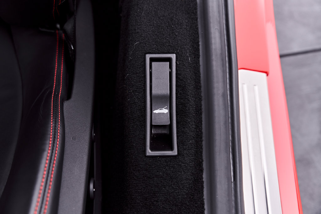 Used 2020 Ferrari F8 Tributo RWD image 54