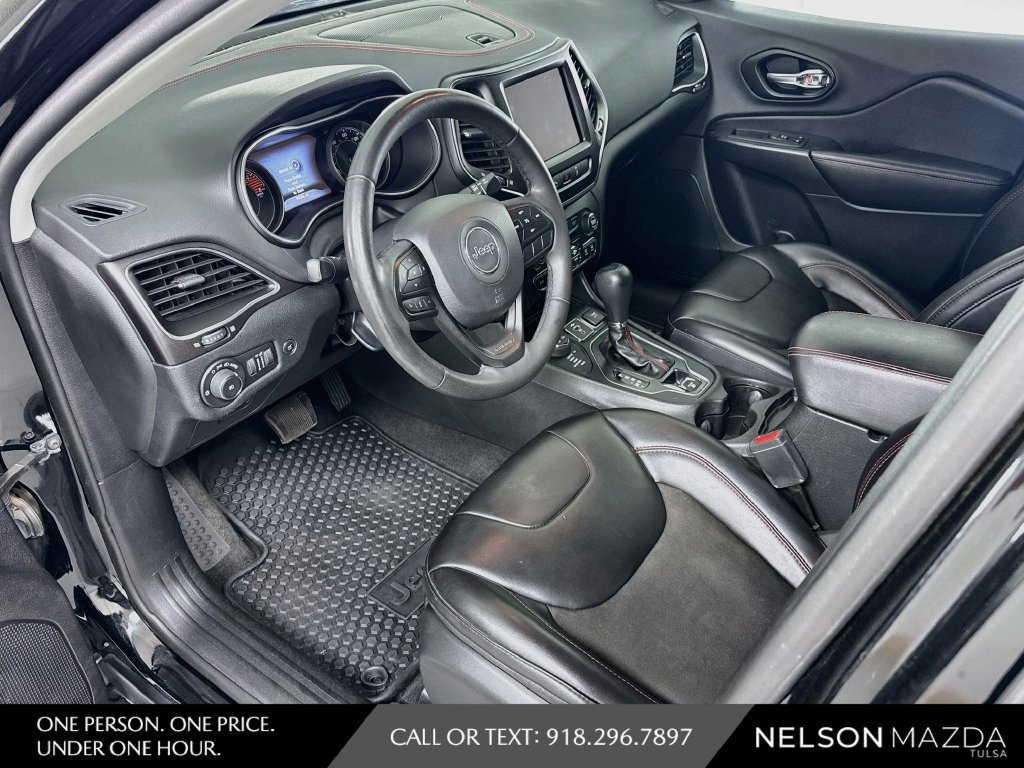 Used 2022 Jeep Cherokee Trailhawk w/ Comfort/Convenience Group AWD/4WD image 16
