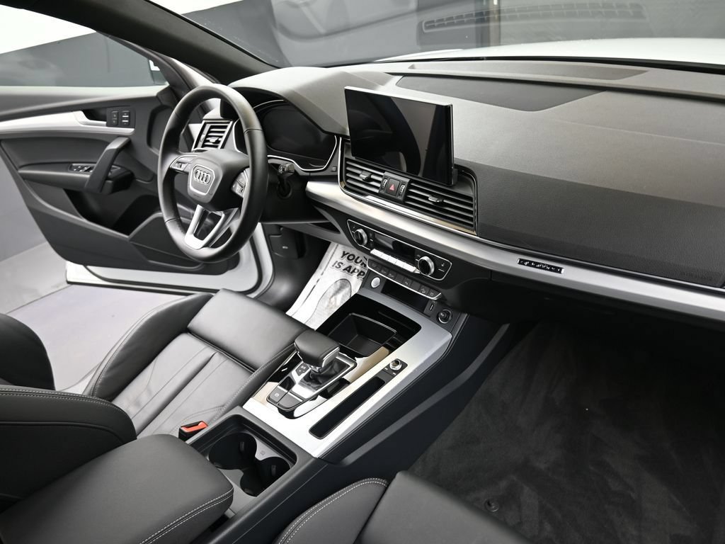Certified 2025 Audi Q5 2.0T Premium w/ Convenience Plus Package AWD/4WD image 12