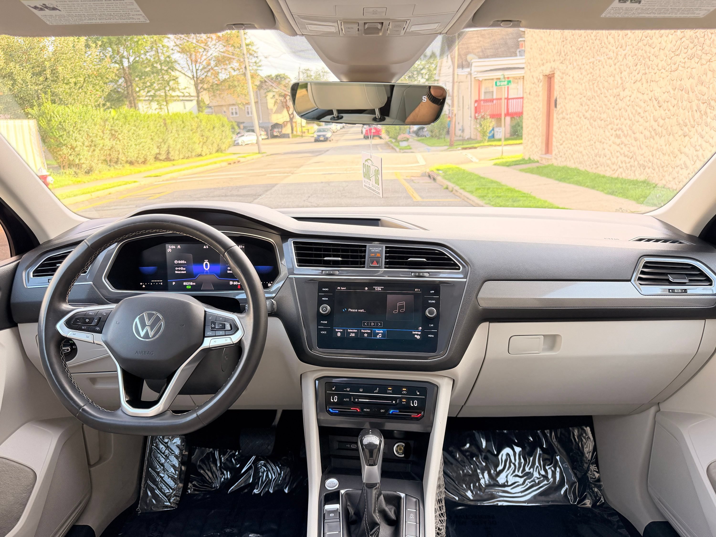 Used 2022 Volkswagen Tiguan SE AWD/4WD image 26